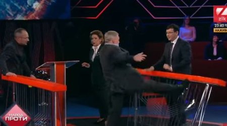 Замминистра в прямом эфире напал на депутата Рады - ВИДЕО