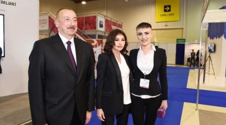 Prezident və xanımı teleaparıcı ilə söhbət etdi: 