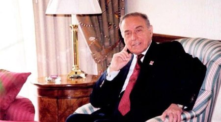 Heydər Əliyev səhnə arxasına xəbər göndərdi ki... - Xalq artisti o anlardan danışdı