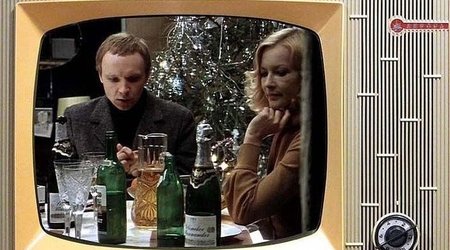 “Qəribə təsadüf və ya həmişə təmizlikdə” filminin qəribə hekayəsi: “Məgər, dövlət məmurları hamamda içki içmirlər? - FOTOLAR