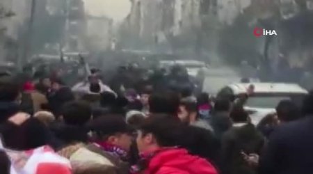 Fanatlar arasında kütləvi dava: 17 yaşlı gənc bıçalanaraq öldürüldü - ANBAAN VIDEO