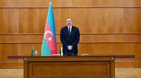 İlham Əliyev Prezident Sarayında şəhid ailələriylə görüşdü