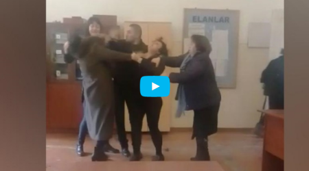 Azərbaycanda məktəbdə biabırçılıq: Direktorla valideyn saçyolduya çıxdı – VİDEO