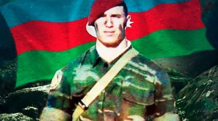 Ermənistan səfirliyinə Mübarizin posteri asıldı – ŞOK VİDEO