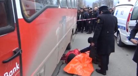Avtobus gənc qadını vurub öldürdü - Dəhşətli görüntülər - VİDEO - FOTO