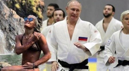 Putini nakauta salan qadın kimdir?