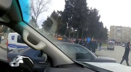 В Баку столкнулись два автомобиля - ВИДЕО