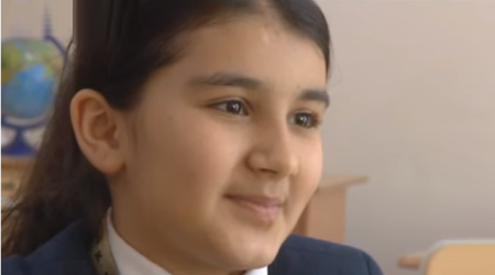 Bu da İranda bayrağımız üçün mübarizə aparan 11 yaşlı Zəhra – VİDEO