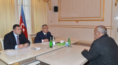 Dövlət Komitəsinin sədri Goranboyda vətəndaşları qəbul edib