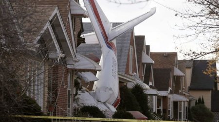 Самолет упал на жилой дом в США - ВИДЕО