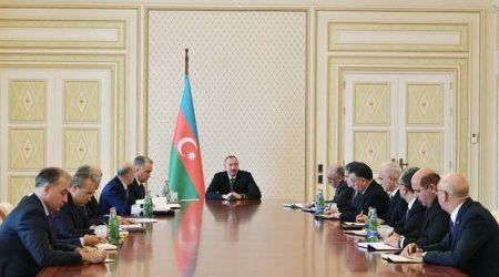 İlham Əliyev “Diqlas”dakı yanğınla bağlı müşavirə keçirdi