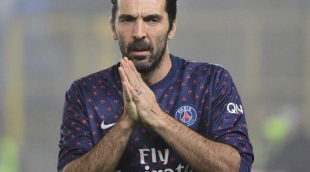 Buffon PSJ-də qalır