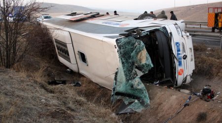 İntihar etmiş prezidentin tərəfdaşları onun dəfninə gedərkən öldülər