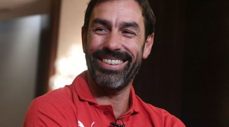 Pires Bakıda səhər yeməyi yeyib “Arsenal” fanatlarına çağırış etdi