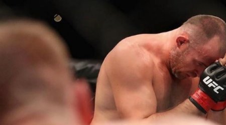 Боец UFC «задушил» соперника
