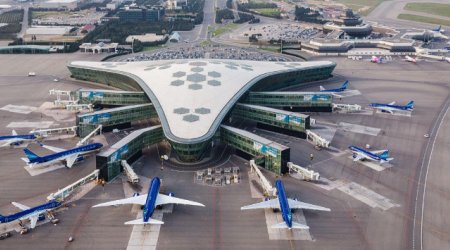 AZAL transseksual sərnişinə görə 3 işçisini qovdu - SƏBƏB BU FOTODUR