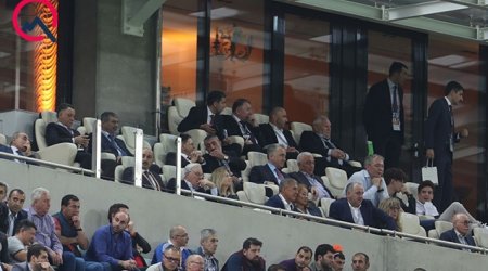Azərbaycanlı məmurlar da “Çelsi”-“Arsenal” matçında - FOTO
