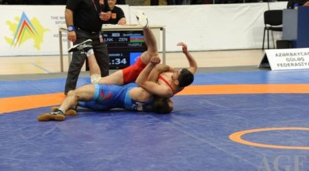 Daha bir güləşçimiz AÇ-də erməni rəqibini məğlub etdi