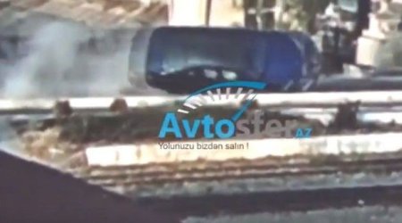 Bakıda dəhşətli qəza: BMW bir neçə dəfə çevrildi - VİDEO