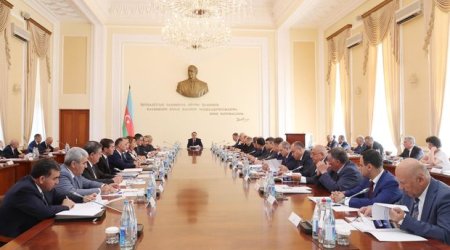 Novruz Məmmədov nazirləri topladı