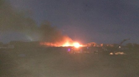 SON DƏQİQƏ : Bakıda neft ərazisi yanır (FOTOLAR)