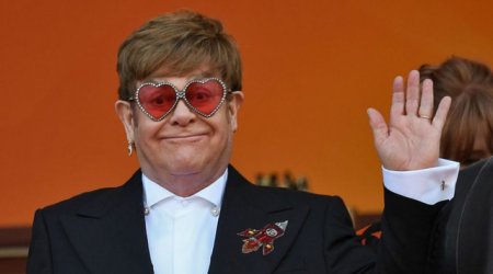 Elton Con Putini ikiüzlülükdə ittiham edib