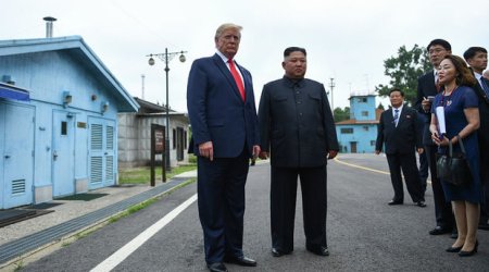 Tramp Şimali Koreyaya ayaq basdı və tarixə düşdü