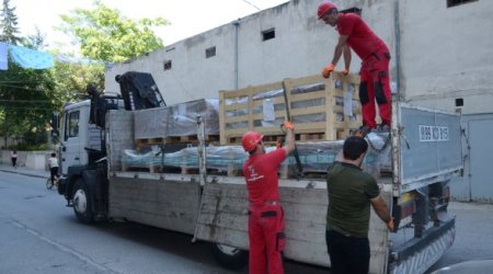 В Баку начали менять старые лифты