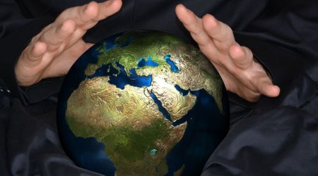 Koreyalı falçı Trampın gələcəyindən xəbər verib