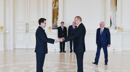 President Aliyev receives credentials of ambassadors of several countries (PHOTO)