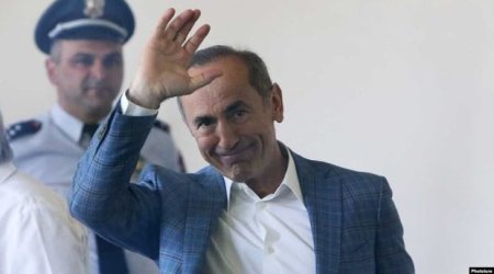 Koçaryan məhkəmədə tapançalarını tələb etdi