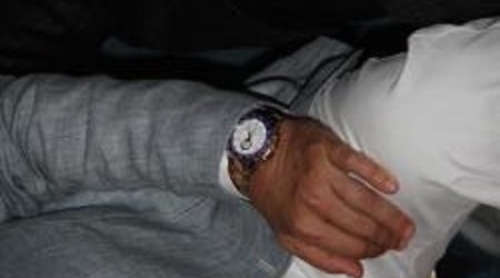 Oktay 110 minlik saatı ilə gündəmdə - FOTO