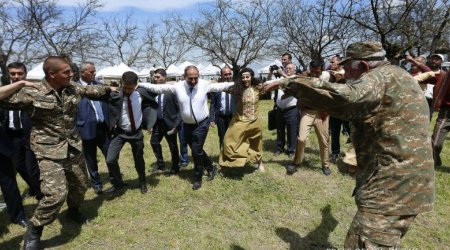 Paşinyan qədim Azərbaycan torpaqlarında rəqs elədi  - VİDEO