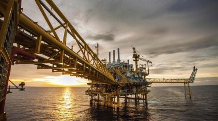 Azerbaijani oil prices keep decreasing