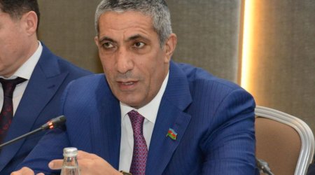 Deputat Siyavuş Novruzov müğənni Afaq Aslanla fotosundan danışdı - FOTO