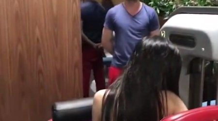 Azərbaycana qapalı geyimdə gələn ərəb qızları Bakı otellərində soyundular - FOTO