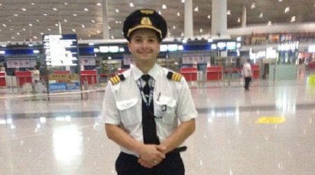 233 nəfərin həyatını xilas etmiş pilot özünü qəhrəman hesab etmir - FOTO/VİDEO