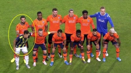 Dünya futbolunda nadir hallarında rast gəlinəcək foto Türkiyədə çəkildi