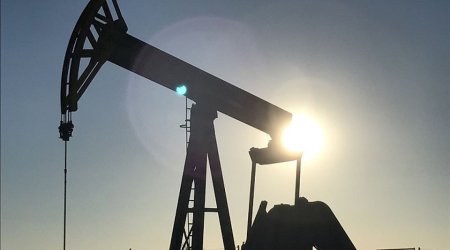 Нефть движется разнонаправленно в четверг, Brent у $60,5 за баррель