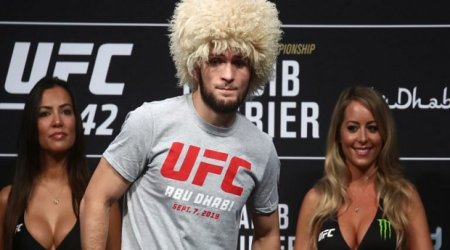 Həbib döyüş üçün tərəziyə çılpaq çıxdı — VİDEO  