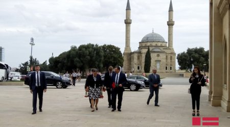 AŞPA prezidenti Şəhidlər Xiyabanını ziyarət edib