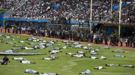 SON DƏQİQƏ: Stadionda İZDİHAM: Onlarla ölü, yüzlərlə yaralı var - FOTOLAR