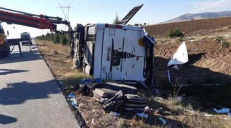 SON DƏQİQƏ! Sərnişin avtobusu AŞDI - 1 ölü, 40 yaralı var ( FOTOLAR)