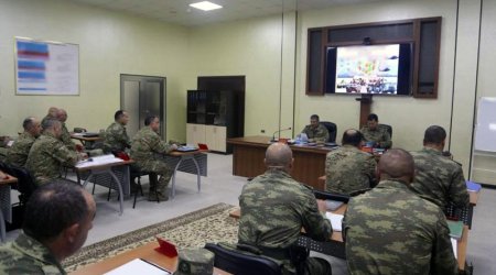 Azerbaijani defense minister hears reports on progress of military exercises (PHOTO/VIDEO)