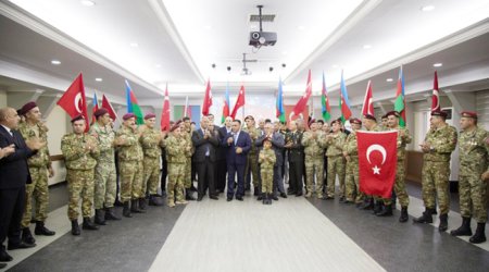 “Türk ordusu ilə bərabər döyüşlərə qatılmaq istəyirik” - Bakıda möhtəşəm aksiya - FOTO