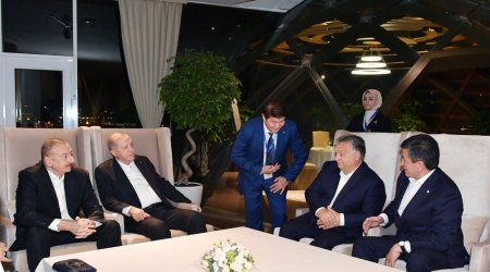 Prezident İlham Əliyev dövlət və hökumət başçıları ilə birgə şam edib - FOTO