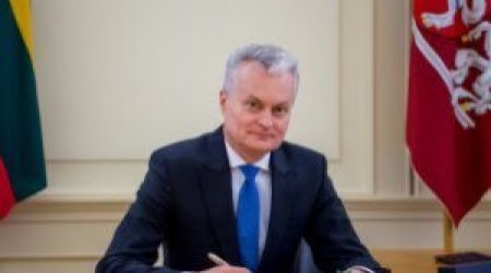 Litva Prezidenti 2 rus casusu əfv etdi