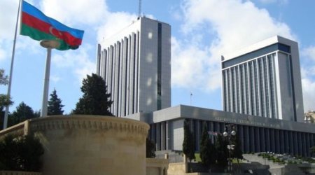 Parlamentin buraxılması təşəbbüsünə partiyalardan reaksiyalar