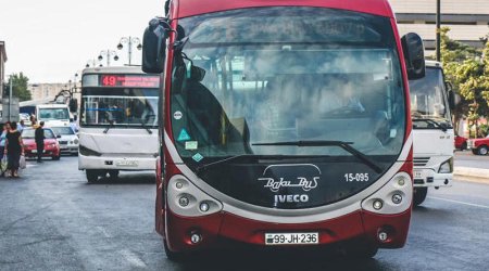 В Баку можно будет оплатить проезд в общественном транспорте банковской картой
