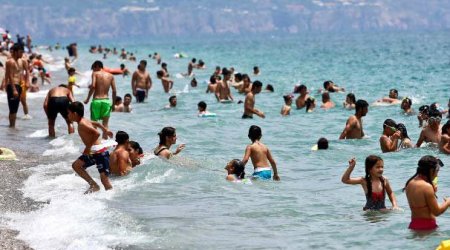 Müsəlman qadınlar üçün çimərlik paltarı hazırlanıb - Fotolar